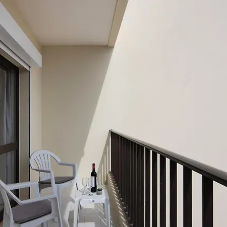 Quaint View - Da Rocha