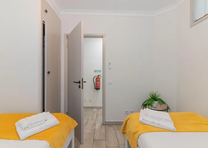 Quaint View - Da Rocha