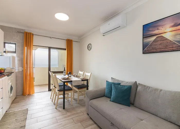 Quaint View - Da Rocha